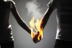 男女互撕，值得深思图片