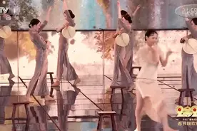 今年春晚最养眼的节目，18个旗袍姑娘秀舞！身段太迷人图片