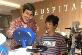 儿媳高位截瘫，65岁婆婆坚持当贴身保姆三年半！熬过至暗时刻，两个女人都在等一个奇迹图片