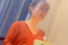 山东一女子过生日，许愿环节话没说完蜡烛就灭了，蜡烛：誓死不从图片