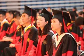 “为什么都是女研究生”？导师无意的抱怨，揭露出男生考研的难处图片