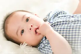 为何坐月子不建议产妇和老公分房睡？过来人告诉你实情，很酸爽图片