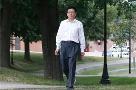 北大数学天才入美国籍，宁可在美国刷碗也不回国！看完心酸图片