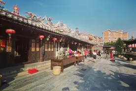 中国极灵验的关帝庙，求签者络绎不绝，距今千年没门票图片