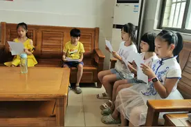 创文有我 | 小小广播员 传递文明声图片