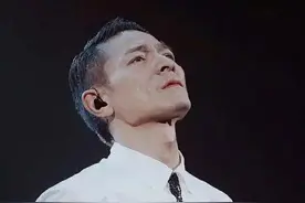 刘德华亲弟弟罕露面，与哥哥外形相差大，身价不菲为人低调图片