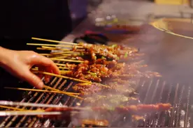 吃烧烤时，这4种肉不能造假，可以放心吃，常吃的都是懂行的图片