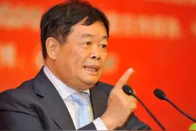 曹德旺建科技大学获称赞，清华芯片学院却被质疑，任正非点出关键图片
