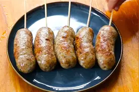 想吃脆皮肠不用买，教你在家做，一晾一烫，皮脆爆汁，好吃无添加图片