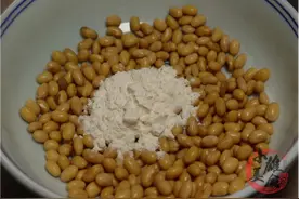 黄豆加面粉，老一辈人的拿手绝活，出锅给肉都不换，即将失传图片