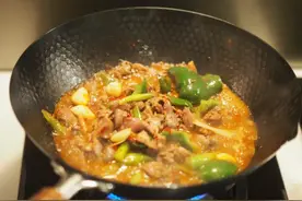 不粘、不锈、不重、不贵的一口铁锅，源自日本，更适中餐图片
