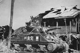 5年前，江苏一老兵临终前想摸装甲车，部队首长开6辆国产坦克迎接图片