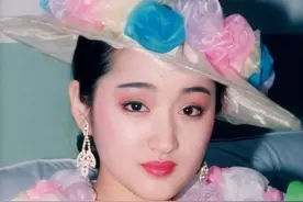 20岁爆红成国民女神，巅峰时为爱情隐退，杨钰莹凭什么再翻红？图片