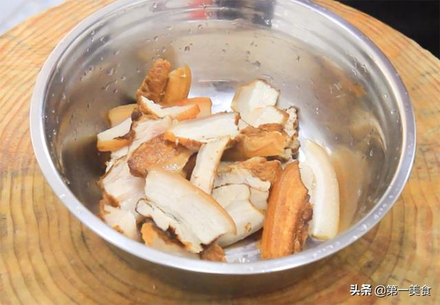 大厨做正宗豫菜“河南条子肉”，出锅飘香四溢，肥而不腻又入味
