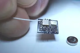 走进微小UHF发射器的世界 | 433MHz低功耗小如纽扣图片