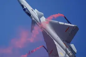 成功抢走歼-20的风头，这架歼-10凭啥这么秀？图片