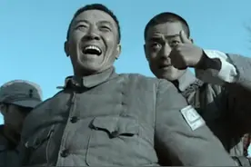 为啥小鲜肉版《亮剑》被骂这么惨？打仗抹发胶，护士荒唐裙图片