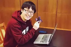 高考状元被美国11所大学拒收，无奈上香港大学，毕业后：感谢拒绝图片
