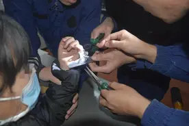 一线救援 | “手指被卡，有消防员叔叔在，我就不怕了！”图片