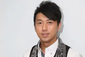 50岁港星举家移民英国，自曝惨状反遭群嘲，发声恳求网友高抬贵手图片