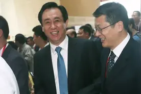 负债1.9万亿，每天利息2.4亿，许家印离“接班”贾跃亭还有多远图片
