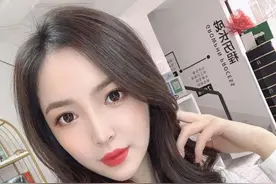 27岁单身美女裁判，魔鬼身材加颜值巅峰，网友：谁能娶到谁命好图片