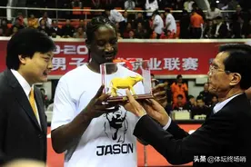 人物｜他曾是易建联的导师 因生活窘迫再次回到中国图片