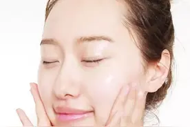 原来防晒霜不是直接涂的，很多女人都等晒黑后，才知道自己涂错了图片