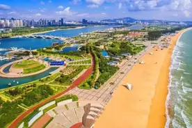 山东的一座海滨之城，气候好风景美，曾获得联合国人居奖图片