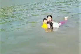 弟弟掉水库遇险，姐姐跳水救人两人被卷进深水区，商丘小伙跳水救人图片