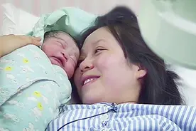 刚出生宝宝被医生调换了，被聪明婆婆一眼识破，医护人员都蒙圈了图片