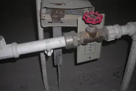 这个小箱子，每个卫生间都有，到底有什么作用？能不能拆掉？图片