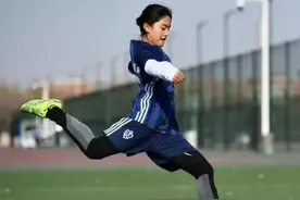 帅！这位男足女队长：来自西藏，登上热搜榜，获央视、人民日报“点赞”！图片