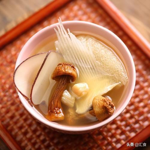 鲨鱼骨花胶煲猴头菇 鲨鱼骨花胶煲汤