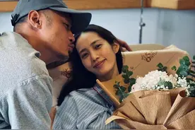 余文乐为女儿庆生！晒出老婆产后素颜照，心疼她早产拼命生下孩子图片