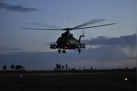 武装直升机还能这么飞？习主席接见过的飞行员技能满满图片