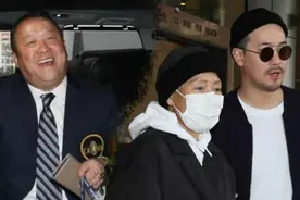 曾志伟妻子葬礼大牌云集，洪金宝不再坐轮椅，68岁依旧大佬范十足图片