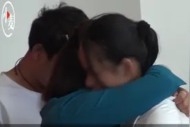 被拐12年女孩成功与亲生父母相认，母女紧紧相拥泪洒现场图片