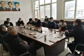 区人大常委会副主任王昕到刘家店镇督导村“两委”换届工作图片