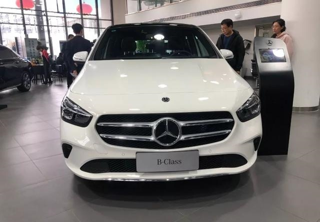 2020款奔驰B200时尚型测评：内饰豪华，实用性强悍