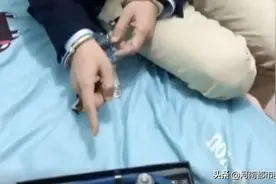43岁大叔脚踏多船，多名年轻女子纷纷打钱，竟还与美女同居！图片