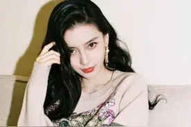 女明星的新春造型太养眼！杨颖美甲庆新年，毛晓彤穿旗袍化柿子妆图片