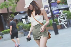 街拍大赏，只有好看的人才驾驭得了鸭舌帽图片