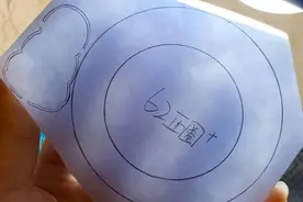 翡翠：十春九木，这样的冰种紫罗兰就稀罕了，何况还有条手镯图片