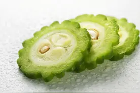 苦瓜水抗癌，老谣言图片