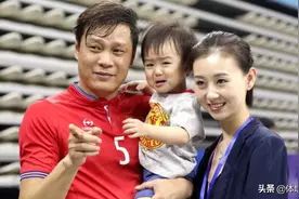 范志毅英国籍大女儿，公开示爱富二代男友，前男友因无房被嫌弃图片