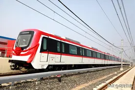 “保定造”首列地铁车正式下线交付绍兴市图片