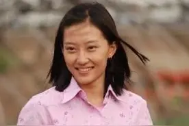 《乡村爱情》刘英肚子胖出游泳圈 真该学王小蒙减减肥了图片