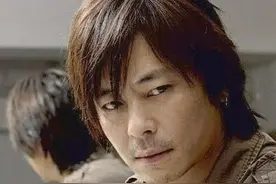 58岁王杰：孤独浪子不多情，一生爱过三个女人。对女儿，愧疚一生图片