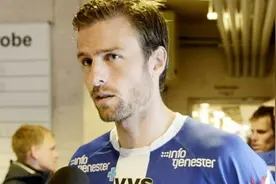 现代足球史上最高的十位球员图片